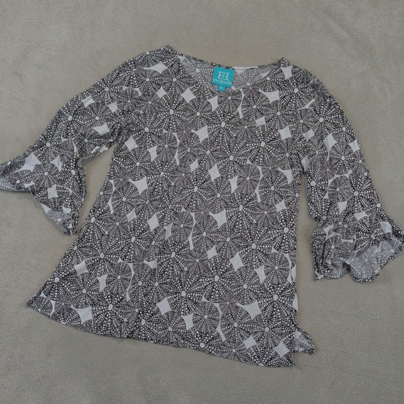 Escapada Top Women XL Black White Sand Dollar Rayon Ruffle Sleeve Blouse Tunic — photo 2